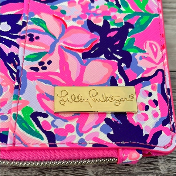 Lilly Pulitzer Colorful Floral Wallet - Picture 2 of 8